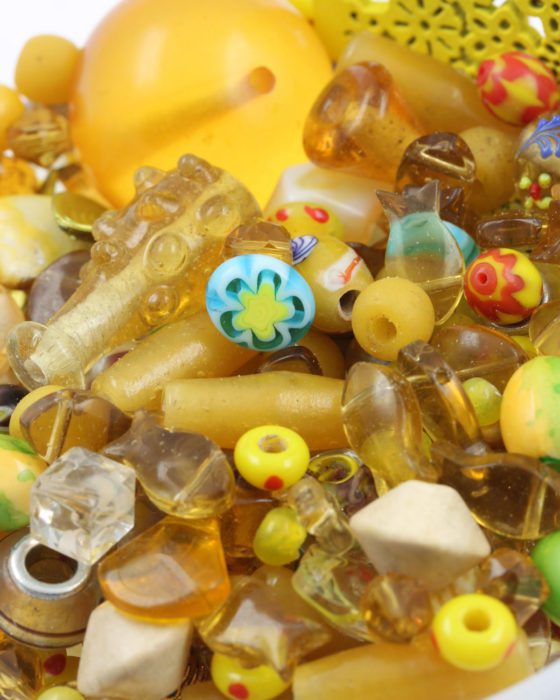 Mix pack yellow beads, approx. 210 gr