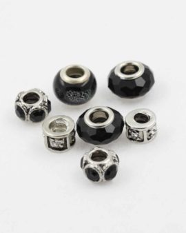 European style black pack. Sold per pack of 7 beads