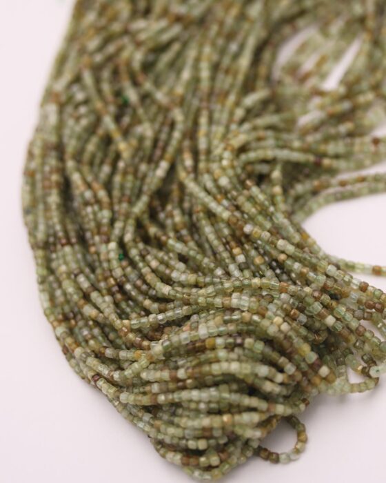 Green Garnet cubes 2mm