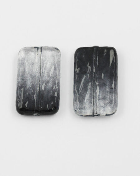 resin bead rectangle shape black