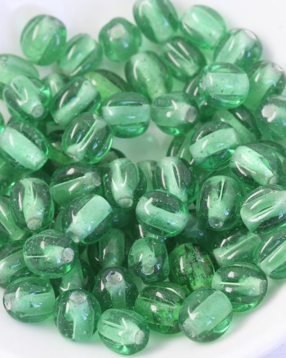 Handmade round creases glass beads 8-9mm Green