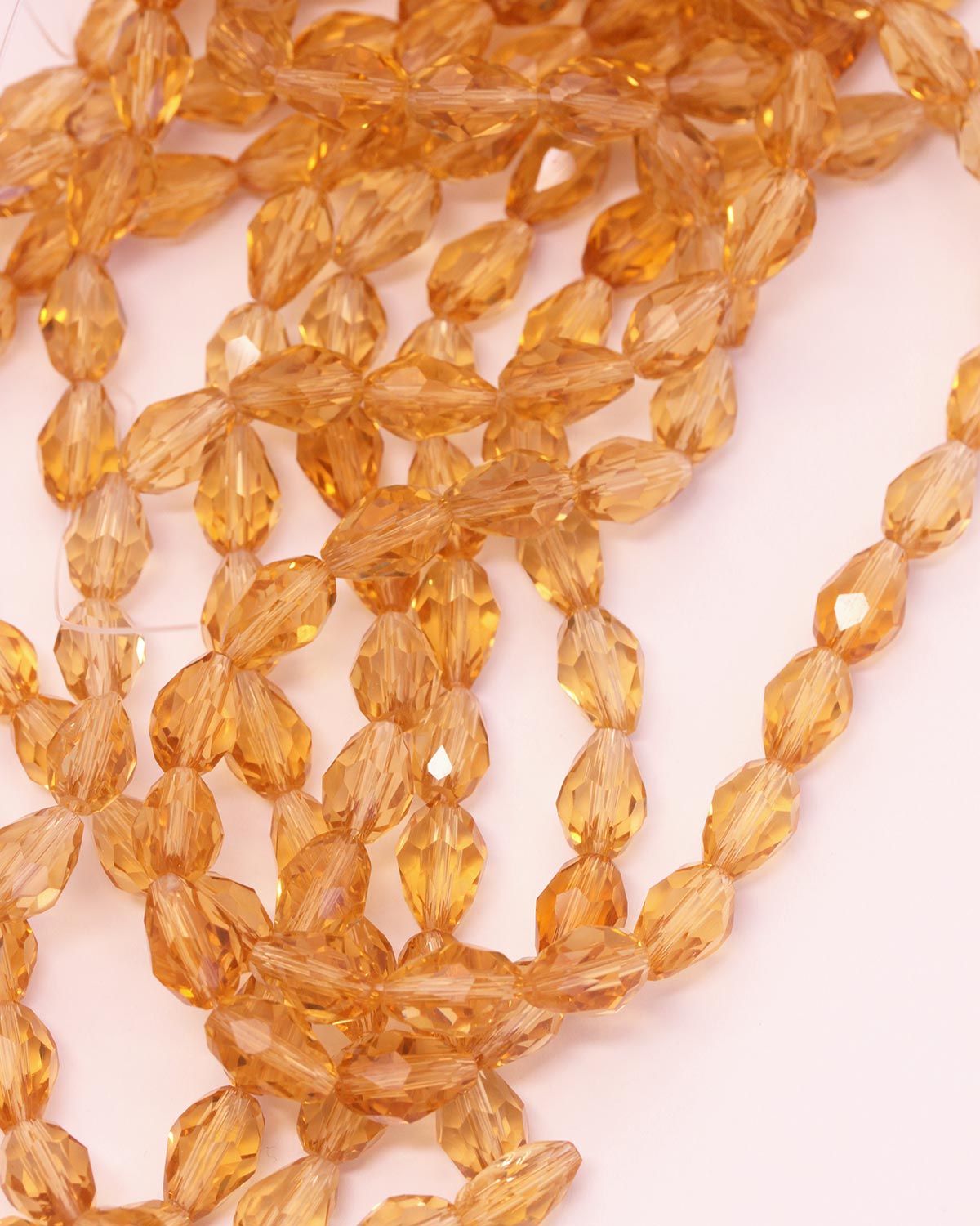 Glass teardrop beads Light topaz