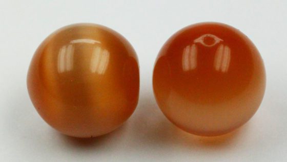 cat's eyes beads apricot