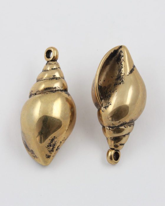 shell pendant antique gold