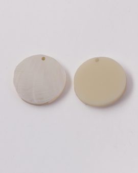 Mother of pearl round pendant