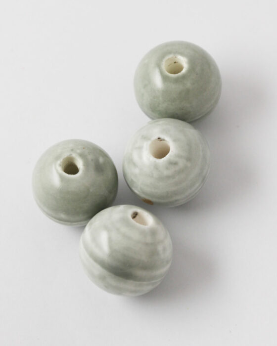 Porcelain round bead 22mm Grey