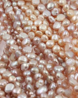 Fresh water pearls irregular shape, 7-8 mm. Sold per strand approx. 54 beads