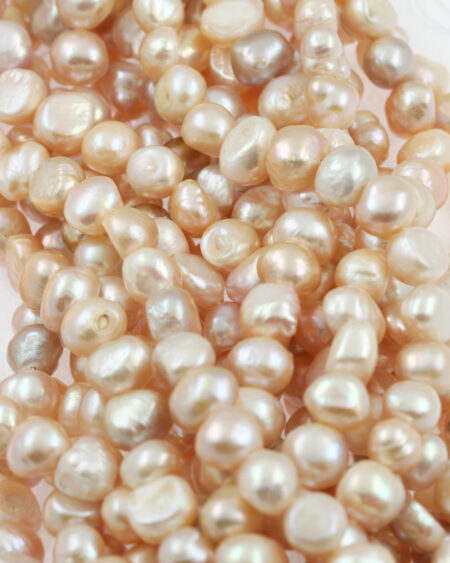 Fresh water pearls irregular shape, 9-10 mm. Sold per strand approx. 45 beads