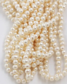 Freshwater pearls 4-4-5mm white