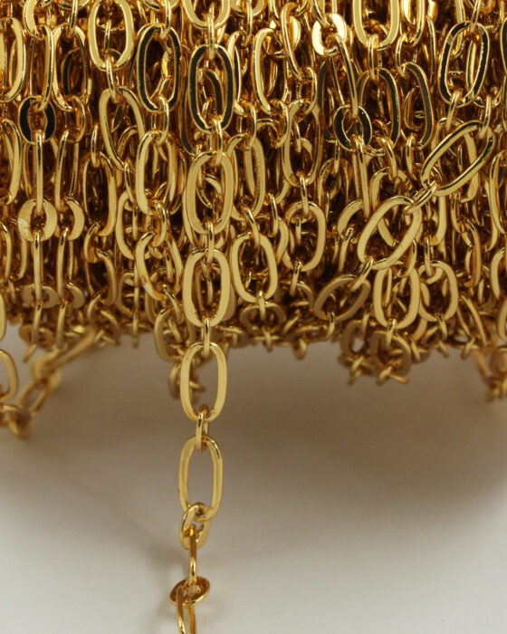 Oval link chain gold