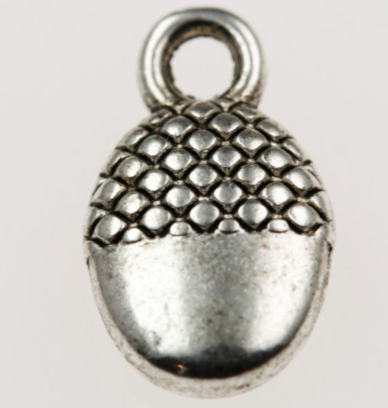 Acorn charm - Sold in packs of 20 pieces